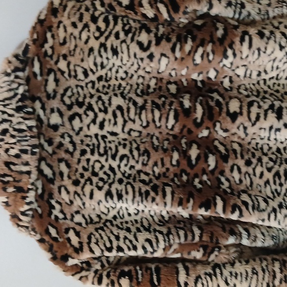 Pleasant Pheasant  faux fur jacket Animal Print GUC, Luxury,Mob Wife, Old Money - Picture 11 of 12